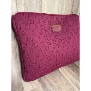 Marc By Marc Jacobs Embossed Padded Style Laptop Sleeve Bag Case Fuchsia Pink